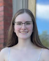 Meet our Artistic Director, Dr. Frances Farrell 👋 Hailing from Halifax,  Nova Scotia, Fran recently graduated with her Doctorate of Musical Arts in  Choral Conducting from the University of Toronto and currently