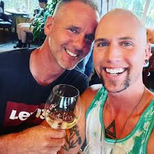 Is there a chair or lap dance class available near Glendale?