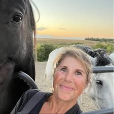 Meet Cody Traylor, the next cowboy riding with us for Season 3. If the name  didn't draw you in, the hat sure will. 🤠