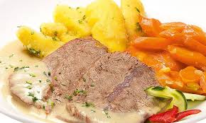 Siedfleisch In Meerrettichsauce Mit Petersilienkartoffeln Und Vichykarotten Siedfleisch Petersilienkartoffeln Fleisch Gerichte