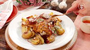 Garlic Chicken With Herb Roasted Baby Potatoes Taste Show Recipe In 2021 Roasted Baby Potatoes Avocado Salad Recipes Garlic Chicken