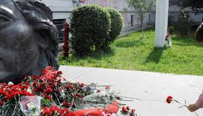 Ο άγιος μεγαλομάρτυς χριστόφορος καταγόταν από ημιβάρβαρη φυλή και ονομαζόταν ρεμπρόβος, που σημαίνει στην ορθόδοξη αγιογραφία ο άγιος εικονίζεται να μεταφέρει στον ώμο του τον χριστό. Oles Oi Ypografes Sto Keimeno Katadikhs Ths Antidhmokratikhs Apagoreyshs Twn Syna8roisewn Left Gr