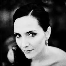 Lara Scott (@LaraScott24)