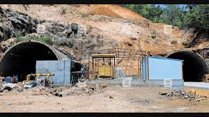 It is located on national highway. à´• à´¤ à´° àµ» à´¤ à´°à´™ à´•à´™ à´™àµ¾ à´®à´´à´¯ à´• à´• à´® àµ»à´ª à´¤ à´±à´• à´• à´² à´² à´¦ à´¶ à´¯à´ª à´¤à´¯ à´² à´Ÿ à´¯ à´³ à´³ à´¯ à´¤ à´° à´ª à´Ÿ à´¸ à´µà´ª à´¨à´® à´• Palakkad News Kuthiran Tunnel Rain In Kerala à´ª à´²à´• à´• à´Ÿ