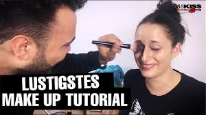 Vrei să primești pe mail cele mai hot știri din muzică și entertainment de la kiss fm? Das Lustigste Make Up Tutorial Ever Tolga Vs Big Moe Kiss Fm Youtube