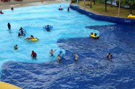 This place is a newly opened water park in taman desa. Desa Water Park Kasadyaniiningkinabuhiko