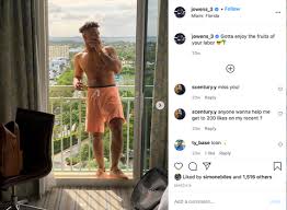 Jul 26, 2021 · jonathan owens signed a 2 year, $1,390,000 contract with the houston texans, including an average annual salary of $695,000. Who Is Jonathan Owens Meet Simone Biles Nfl Player Boyfriend