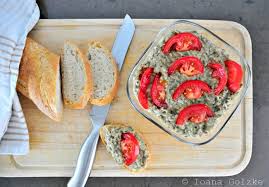Rumanischer Auberginen Salat Miss Red Fox Rezepte Rumanisches Essen Vegane Hauptspeisen