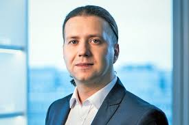 Media & analyst team