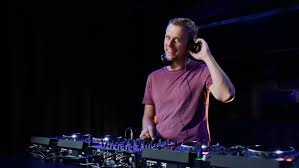 At&t* and tribeca announced nardeep khurmi the winner of 'at&t presents: Untold Festival Armin Van Buuren Steuert Hymne Bei Und Spielt Xxl Set