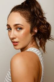 Megan Theresa's Instagram, Twitter & Facebook