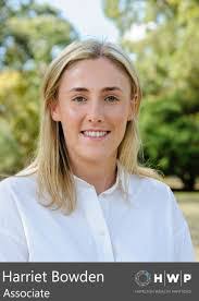 Julia Bowden's Instagram, Twitter & Facebook