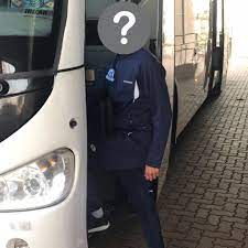 Le deseamos una agradable transmisión en vivo: Maritzburg United Fc On Twitter Signing Alert We Spotted A New Face Boarding The Team Of Choice Bus For Our Preseason Camp This Morning Can You Guess Who It Is Weareunited Https T Co G1yuriz2e4