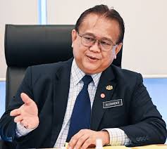 Cermati penggalan tek editorial di lampiran. Dilema Harga Barang Naik Serta Isu Daging Haram Sound Corner