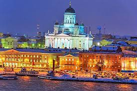Finland) بقطاع سياحيّ حيويّ وقويّ، إذ يقصدها الملايين من الزوّار والسيّاح في كلّ عام، ويعود الفضل في ذلك إلى وجود العديد من المناظر الطبيعية، بالإضافة إلى الأجواء الهادئة في أكواخ الغابات، والآلاف من الجزر، والأحداث الفنية والثقافية الممتعة، إلى جانب الأنشطة الترفيهية والرياضية، والعديد من المهرجانات الشتوية، ومسابقات التزلّج، والحرف اليدوية، عدا عن المعالم والأماكن السياحية التي تُلبّي مختلف الأذواق. 12 Ù…Ù†Ø§Ø·Ù‚ Ø§Ù„Ø¬Ø°Ø¨ Ø§Ù„Ø³ÙŠØ§Ø­ÙŠ Ø§Ù„Ø£Ø¹Ù„Ù‰ ØªÙ‚ÙŠÙŠÙ… Ø§ ÙÙŠ ÙÙ†Ù„Ù†Ø¯Ø§ 2021