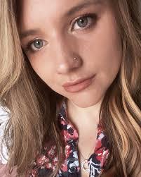 Laura Burdett's Instagram, Twitter & Facebook