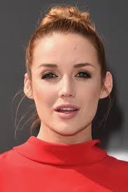 Molly Pope's Instagram, Twitter & Facebook