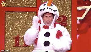 Funny fails funny jokes hilarious most savage roasts roast me reddit brutal roasts funny roasts mean people really funny memes. David Walliams Takes Aim At Simon Cowell During Bgt Comedy Sketch Daily Mail Online