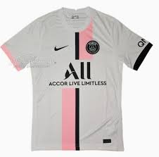 Le troisième maillot est une réedition du maillot exterieur. Psg 2022 Les Nouveaux Maillots De Foot Paris 2021 2022