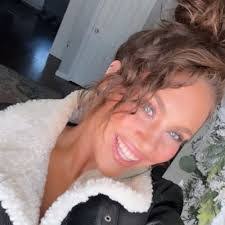 Alexa Bush's Instagram, Twitter & Facebook