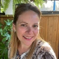 Laura Carle's Instagram, Twitter & Facebook