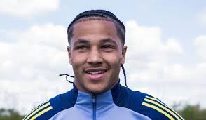 Officiellt: FF Jaro värvar Erik Gunnarsson