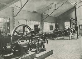 Moteur D Automobile Renault Sur Banc D Essai Avec Images Renault Automobile Moteur
