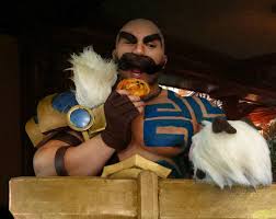 Cosplayer of the Month: Drefan Cosplay