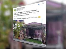 Hiasan bunga aneka warna ditempatkan di setiap sudut istana. Tular Gambar Dekorasi Askar Jepun Cetus Kecoh