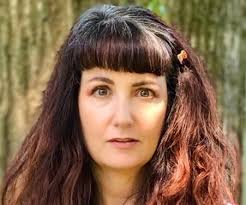 miCRo: “Magnets” by Laurie Clements Lambeth