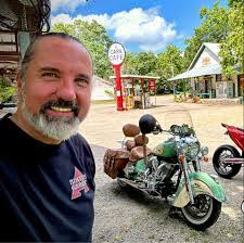 Gary Dejong's Instagram, Twitter & Facebook