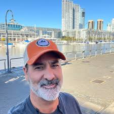 How many hours does a 3500 full of gasoline last?