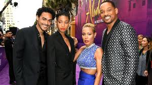 So schlecht stand es um seine ehe. Willow Smith 18 Liebaugelt Mit Polyamouroser Beziehung Promiflash De