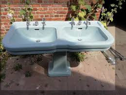 Prachtige Blauwgrijze Dubbele Wastafel Op Zuil 122 Cm Lang Maison Belle Epoque Met Afbeeldingen Dubbele Wastafel Wastafel Badkamer