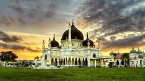 Biasanya solat sunat tarawih dipisahkan kepada 2. Masjid Zahir Rumah Ibadah Di Malaysia Ini Terinspirasi Dari Masjid Di Sumatera Utara Tribun Travel