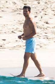 Taylor Lautner Relaxing Shirtless In Mexico - Gay-Male-Celebs.com