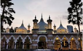 Aktiviti kedua berbentuk treasure hunt, di mana setiap kumpulan di kehendaki mencari maklumat di sekitar pekan tanjung malim sehinggalah sampai berhampiran degan lokasi kem. Mosque Trails In Malaysia Islamic Tourism Centre Of Malaysia Itc