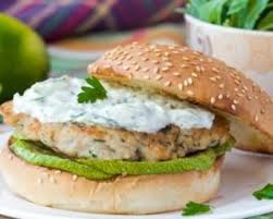 Recette De Burger Dietetique Au Poulet Et Tzatziki Recette Recette Burger Recettes De Cuisine Cuisine