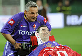 Roberto baggio (18 february 1967) is a retired italian footballer, who played in a playmaking role, either as a forward or attacking midfielder. Legenda Roberto Baggio Pendosa Yang Dicintai Publik Italia Bola Liputan6 Com