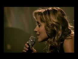 Lara Fabian Je T Aime Live Concert Magyar Fordítással Lara Fabian Je T Aime Live In Paris 2001 Hq Chanson Chansons Francaises Musique