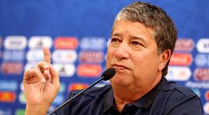 El técnico de ecuador,hernán 'bolillo' gómez, también se refirió al estilo de juego que plasmó en el estadio nacional frente a perú. Hernan Bolillo Gomez Mantendra Reuniones Despues De Su Presentacion El Comercio
