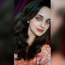 Faiza Khan's Instagram, Twitter & Facebook