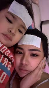 Like mother like daughter talaga sabay pang nilagnat😞