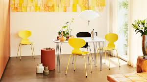 The ant chair's silhouette resembles an ant with its head raised. Ant By Arne Jacobsen