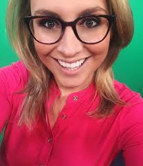 Glasses are definitely essential for the early morning shift. Who else out  there wears glasses?? 🤓