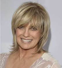 Look Your Best By Trying Out The Different Short Hairstyles For Older Women Cheveux Courts Photos Coupe De Cheveux Coupe De Cheveux