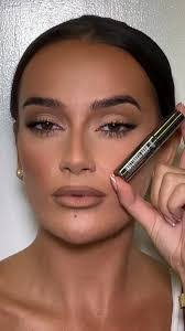 Holly Leary's Instagram, Twitter & Facebook