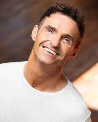 He was the lead singer of the scottish pop group wet wet wet, from their formation in 1982 until their split in 1997. Marti Pellow Happy Friday These Are The Days See What I Did There The Best Way To Navigate These Strange Times Is With A Smile On Your Face Hope