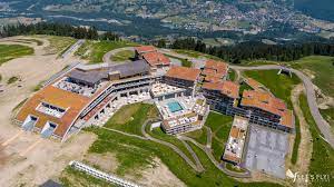 2,259,720 likes · 2,598 talking about this · 1,809,223 were here. Notre Pilote De Drone A Lille En Route Vers La Haute Savoie