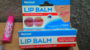 Mau varian apapun, rosebud lip balm sangat bagus untuk merawat bibir anda. Merah Cekelat Ikhtiar Memulihkan Bibir Kering